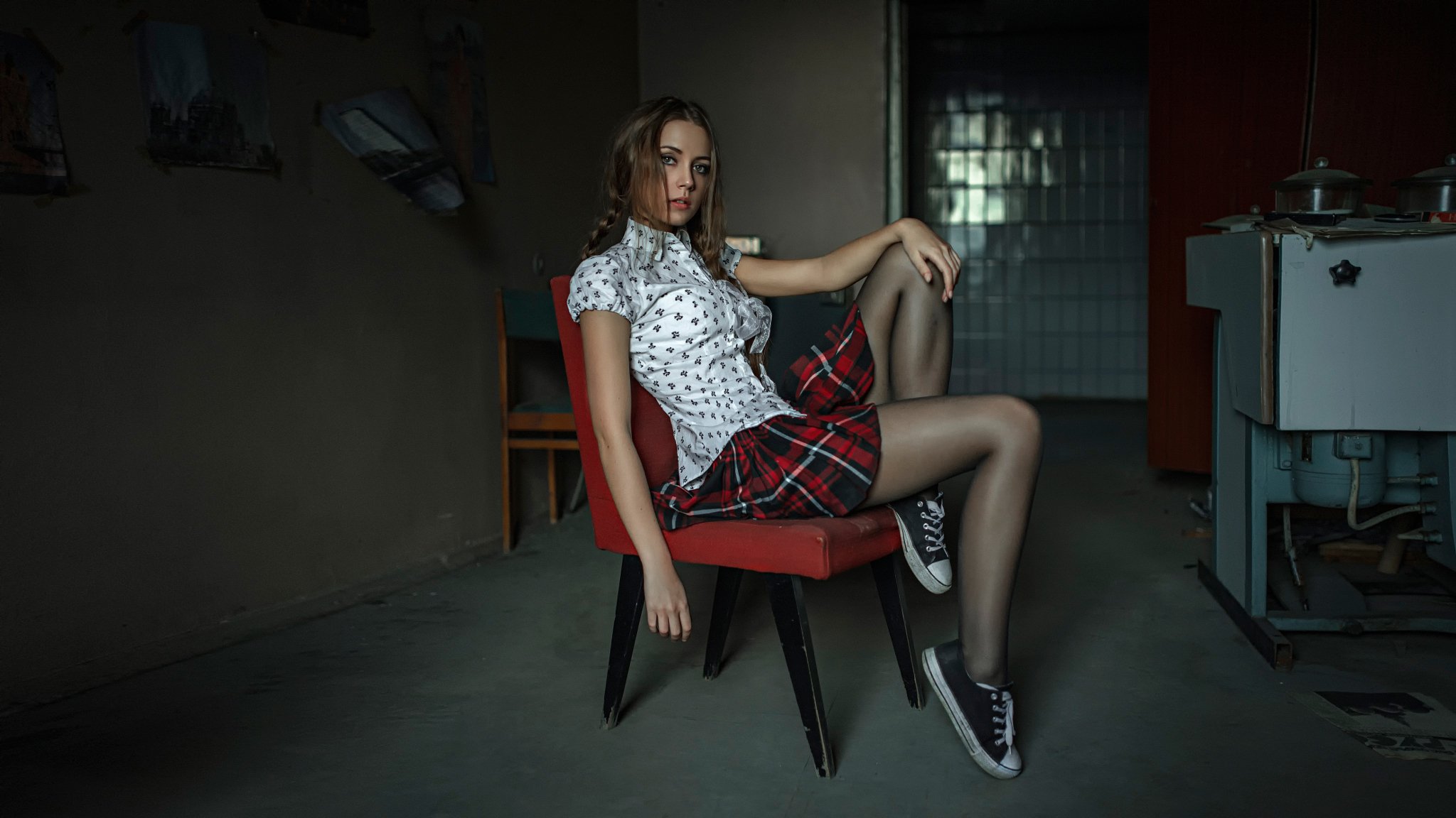 ksenia ksenia kokoreva blouse jupe jambes georgy chernyadyev