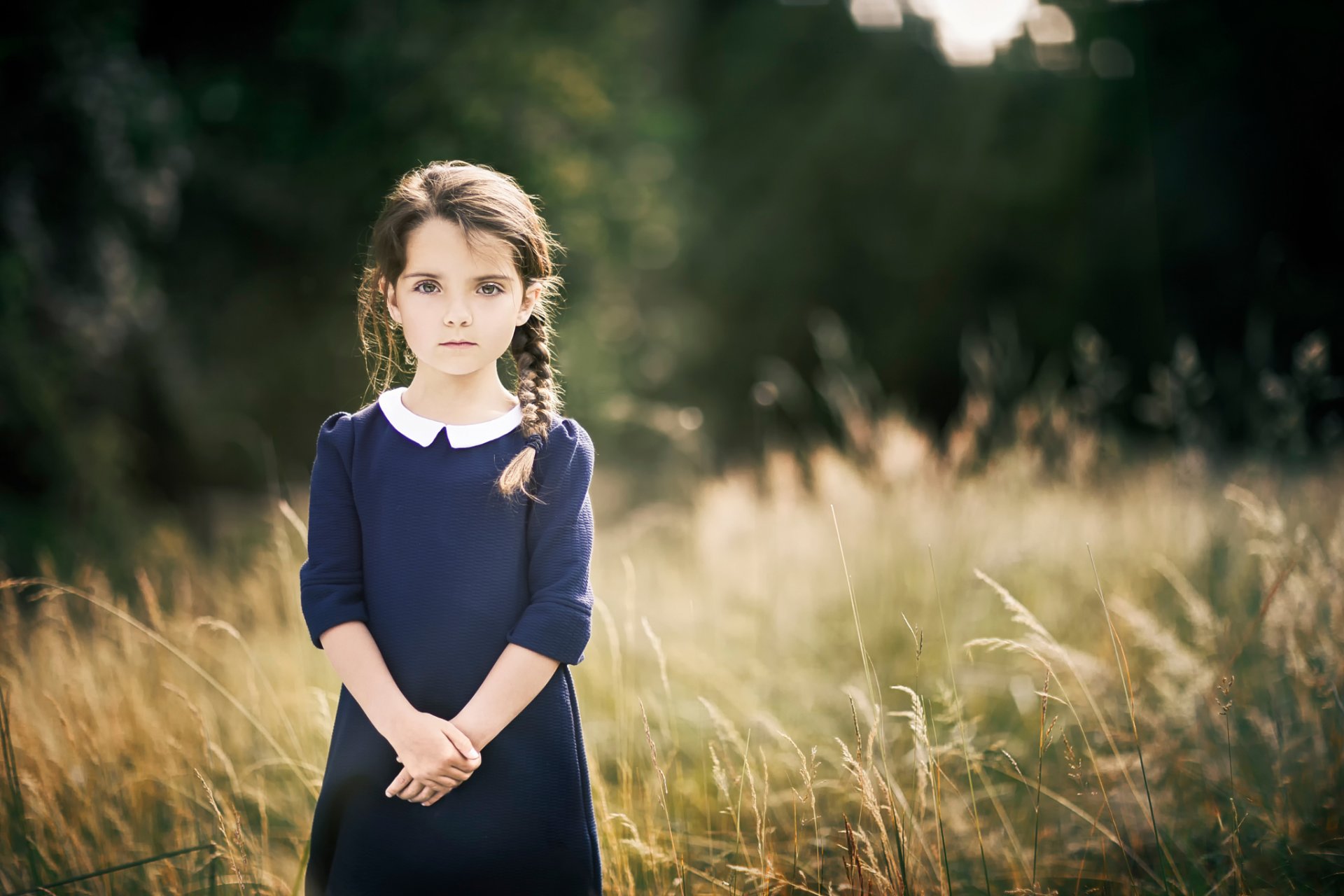 mädchen kleid zopf bokeh