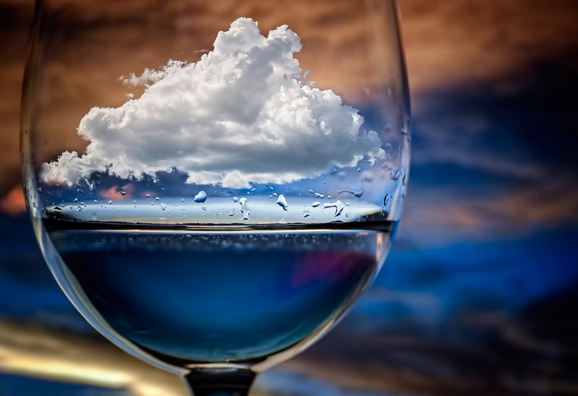 nuage en verre gros plan verre à vin nuage