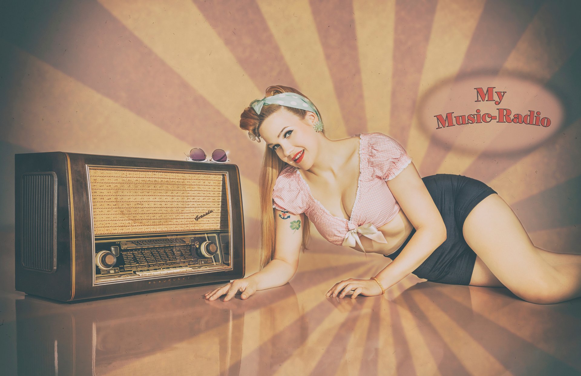 tiempo de radio retro chica pin-up