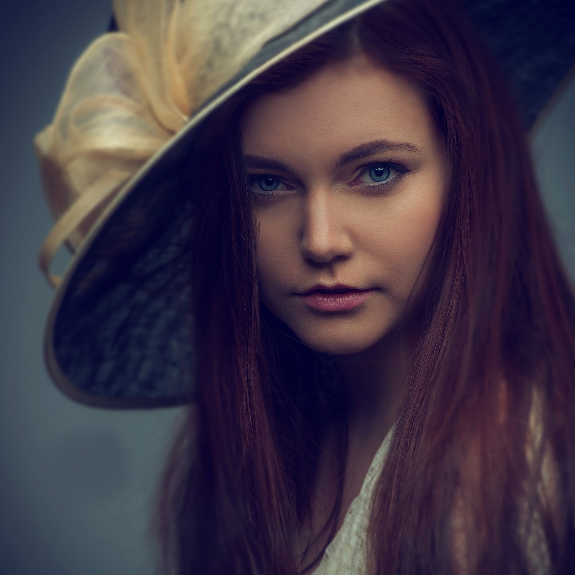 retrato chica sombrero retro