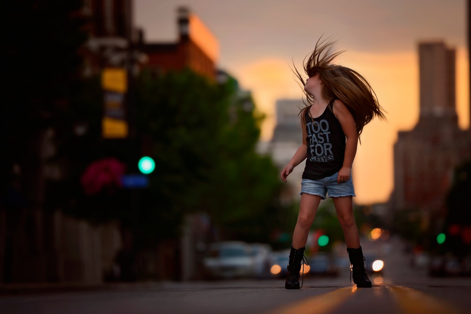 libre como pájaro moda fotografía y estilo fotografía de bebé chica calle pelo libertad