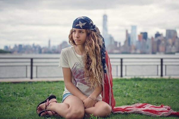 Американская девушка на фоне Нью Йорка