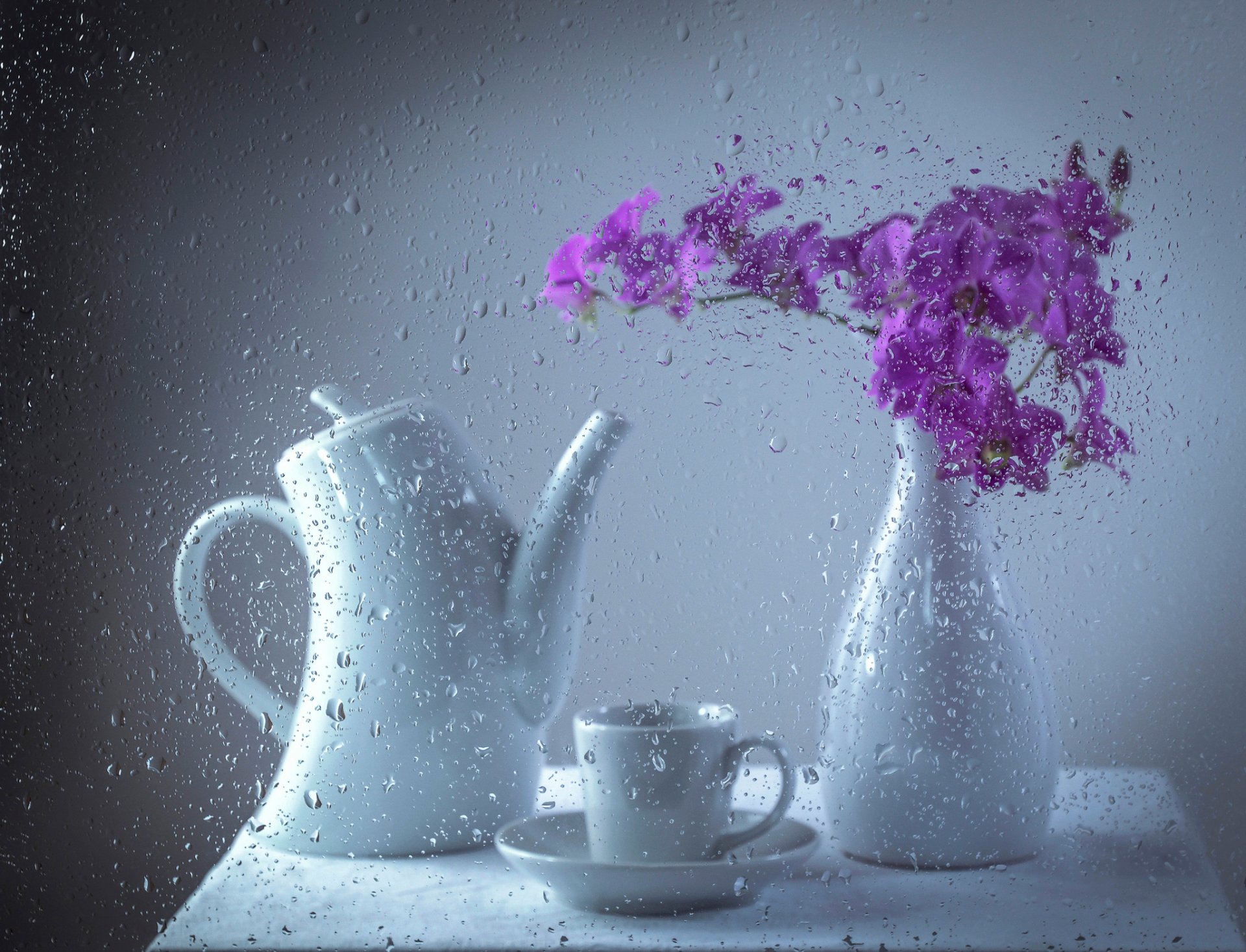 thé de l après-midi théière tasse bouquet gouttes