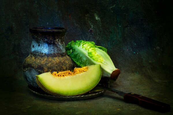 Nature morte pichet et légumes du jardin