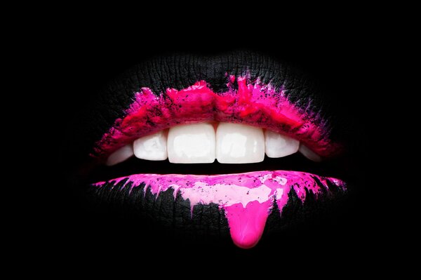 Labios brillantes, gota rosa