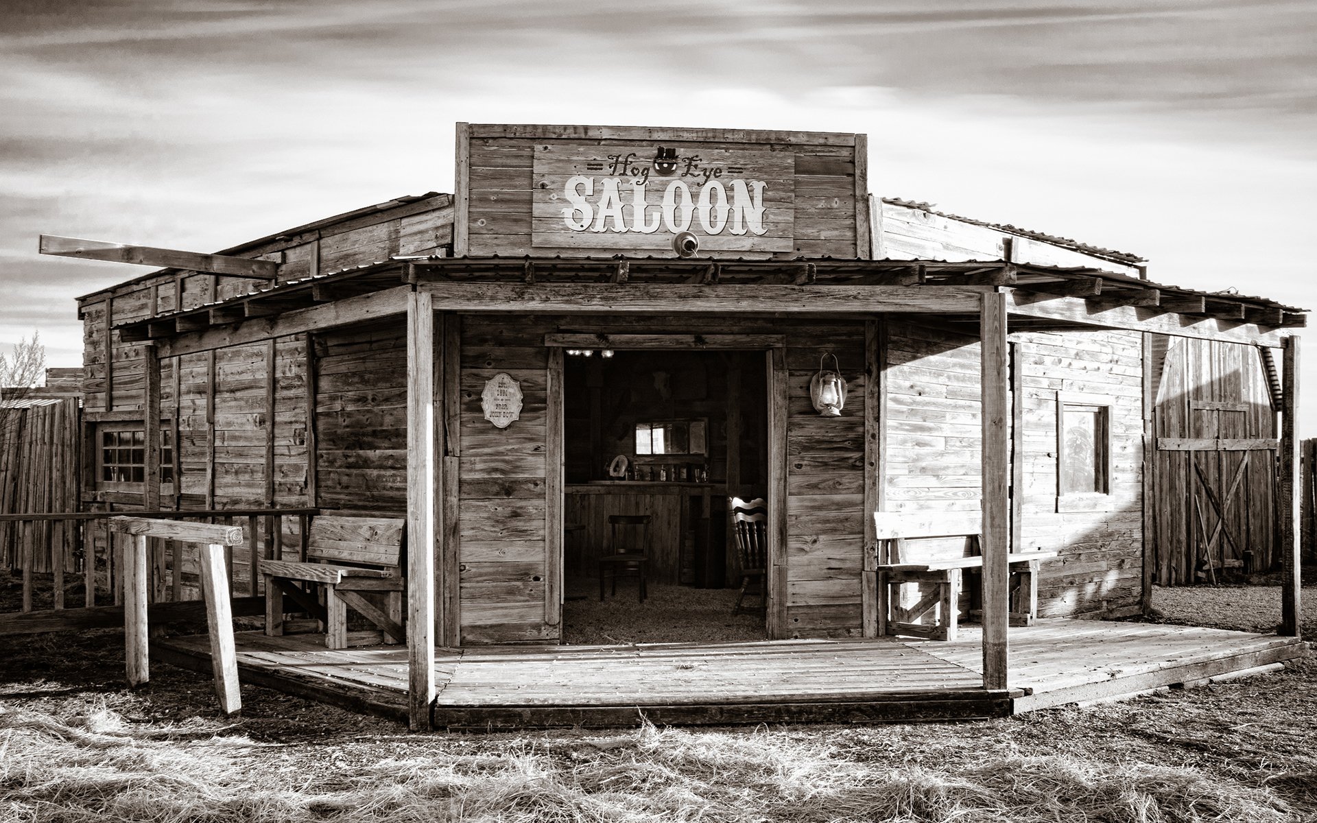 bar salon holz stil wild westen atmosphä risch sonnig licht schatten schwarz und weiß