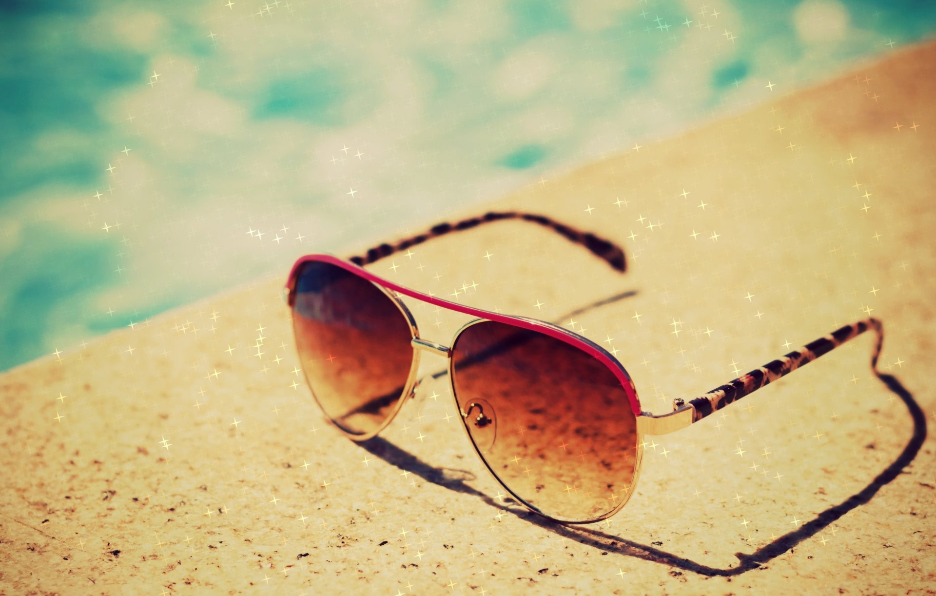 Солнечные очки летом
