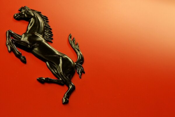 Emblema de Ferrari en forma de caballo