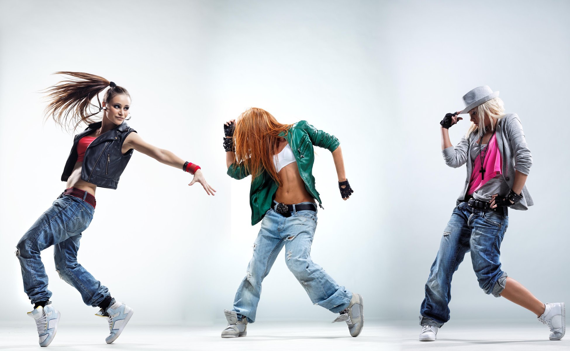 danza baile bailarina hip hop rnb niñas bailarines movimiento posturas jeans chaqueta zapatillas de deporte ropa.estilo