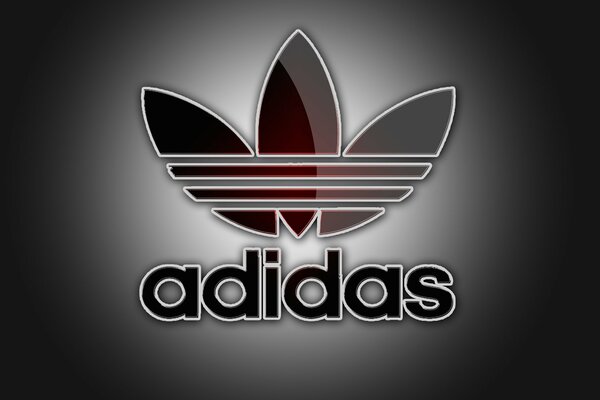 Il gioco di luci e ombre evidenzierà il logo Adidas