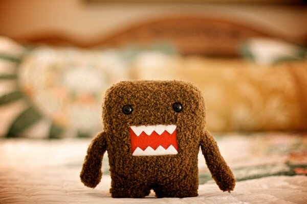 Juguete de peluche con dientes