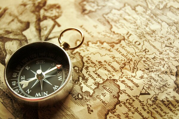 Compass on the satrine map