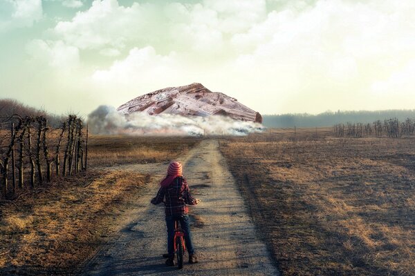 Une fille sur velisopede regardant un vaisseau extraterrestre tombé sur terre fantastique