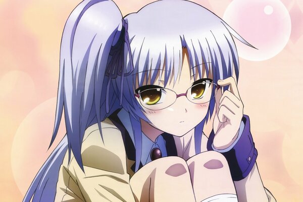 Sztuka anime. Anime dziewczyna w okularach