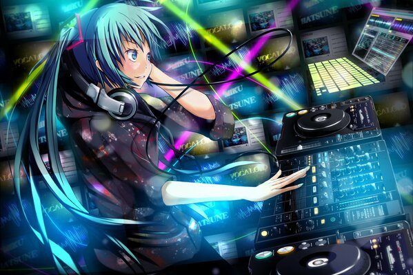 La ragazza DJ in cuffia accende la musica