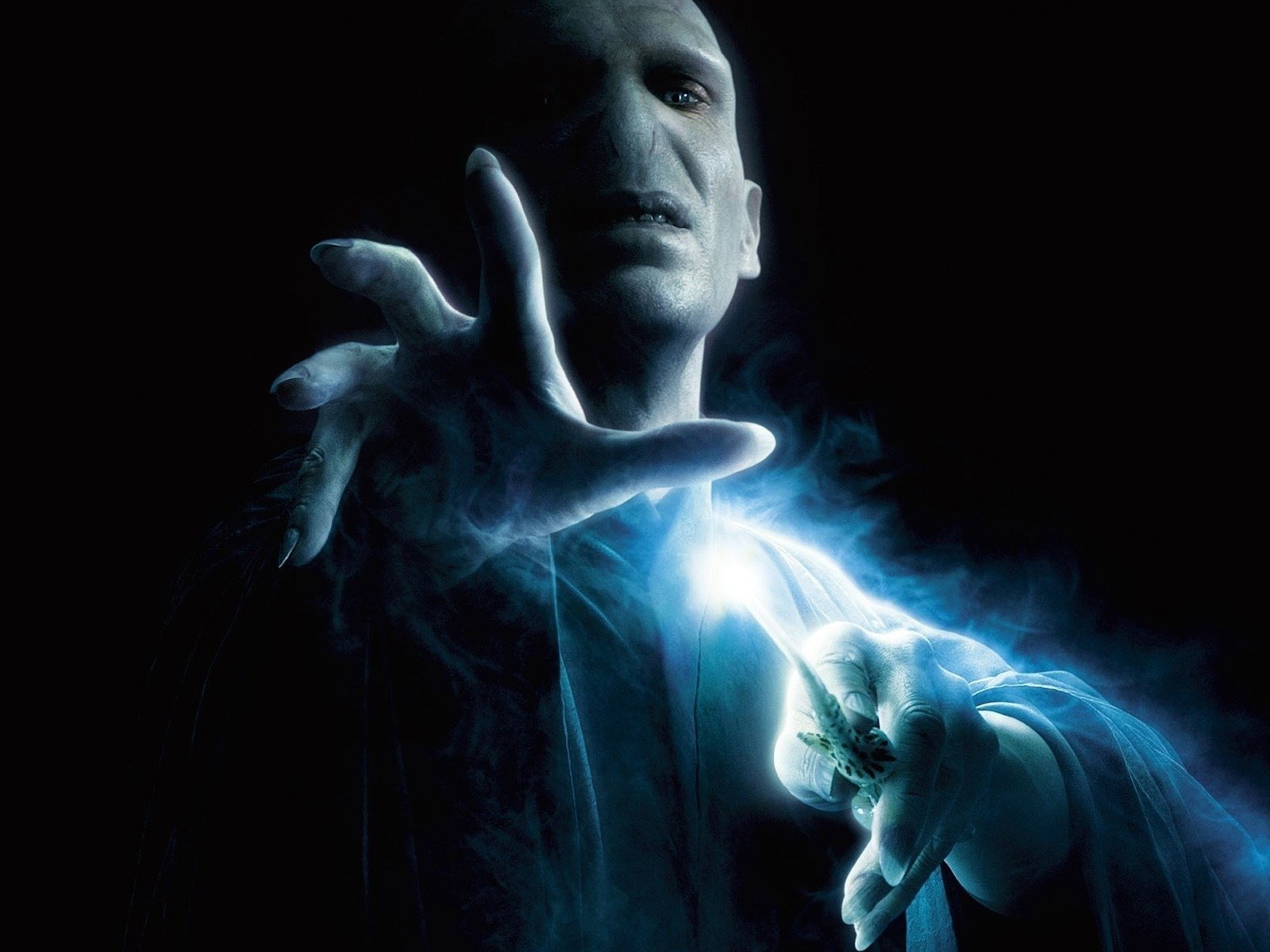 harry potter volan de mort bacchetta magica buio luce splende