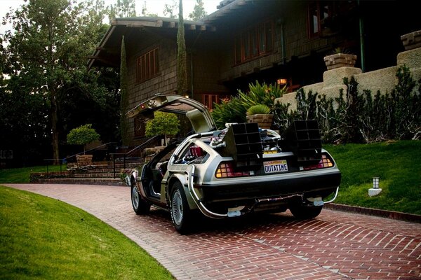 Delorean dmc-12 car with open door