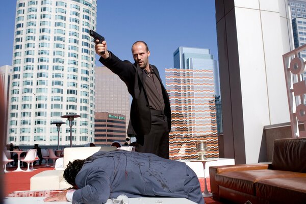 Fotograma de la película Adrenalina con Jason Statham.