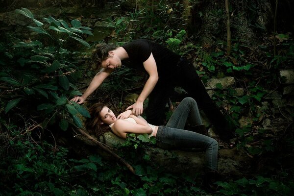 Il cast della serie TV Twilight in the woods