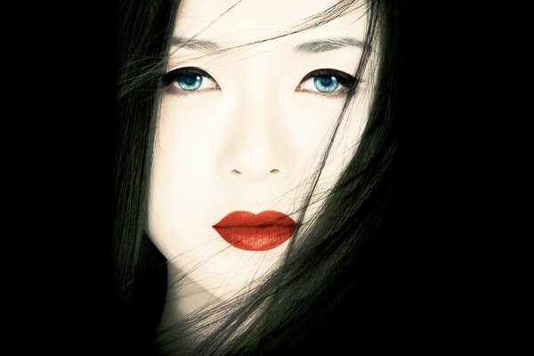 Das Gesicht der Schauspielerin Zhang Ziyi aus dem Film Memoiren der Geisha