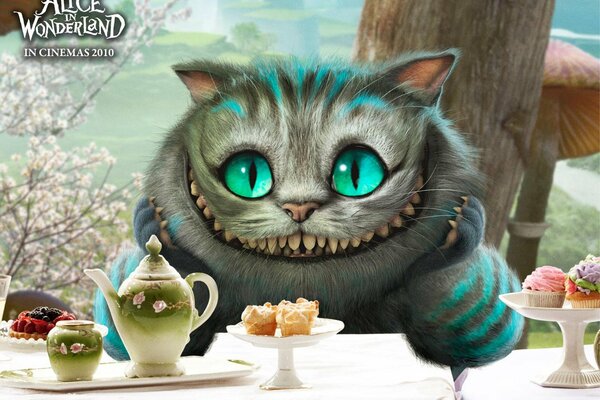 Un gatto con un sorriso da un cartone animato beve il tè