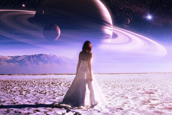 The Desert Princess looks at Saturn