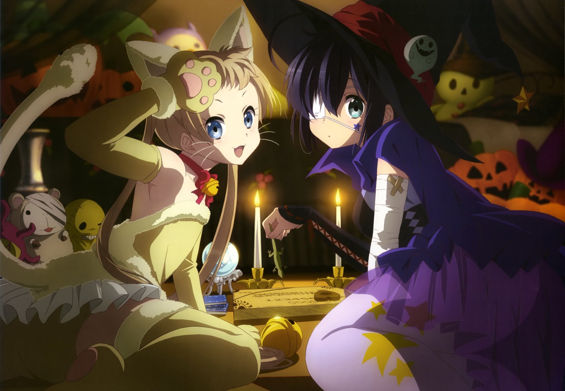 anime chuunibyou demo koi ga shitai nie jestem z tego świata ale też kochać chcę dziewczyny dekomori sanae takanashi rikka halloween kostiumy czarownica kotek wróżenie zabawki dynia spojrzenie uśmiech