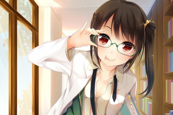 Anime ragazza con gli occhiali con i libri in biblioteca