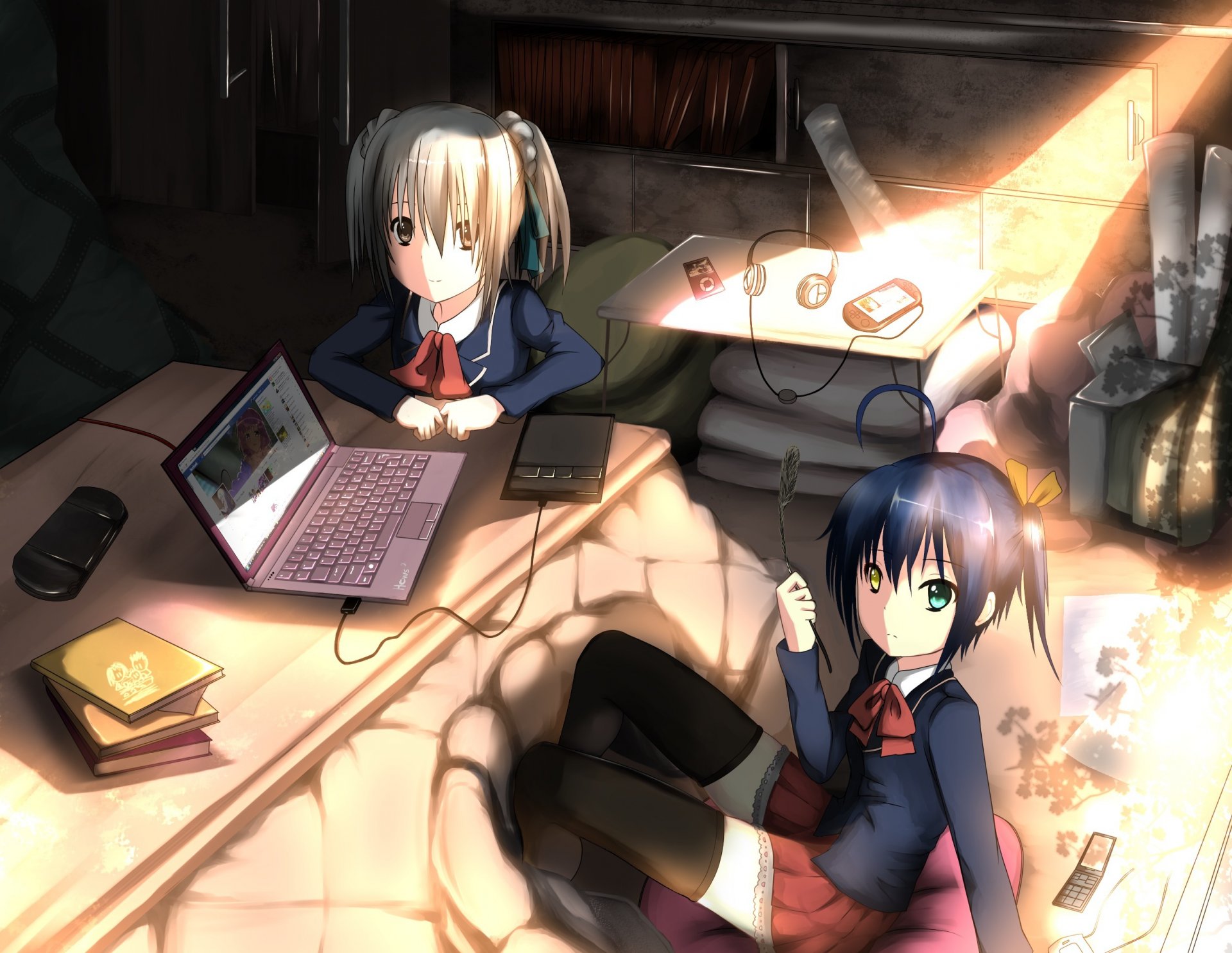 kunst hewsack chuunibyou demo von koi ga shitai takanashi rikka mädchen zimmer laptop