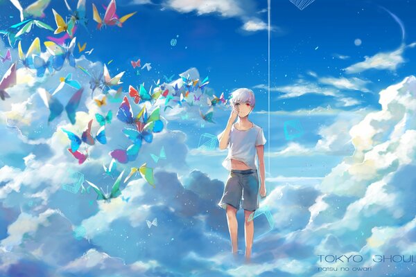 Guy et papillons dans le ciel dans les nuages