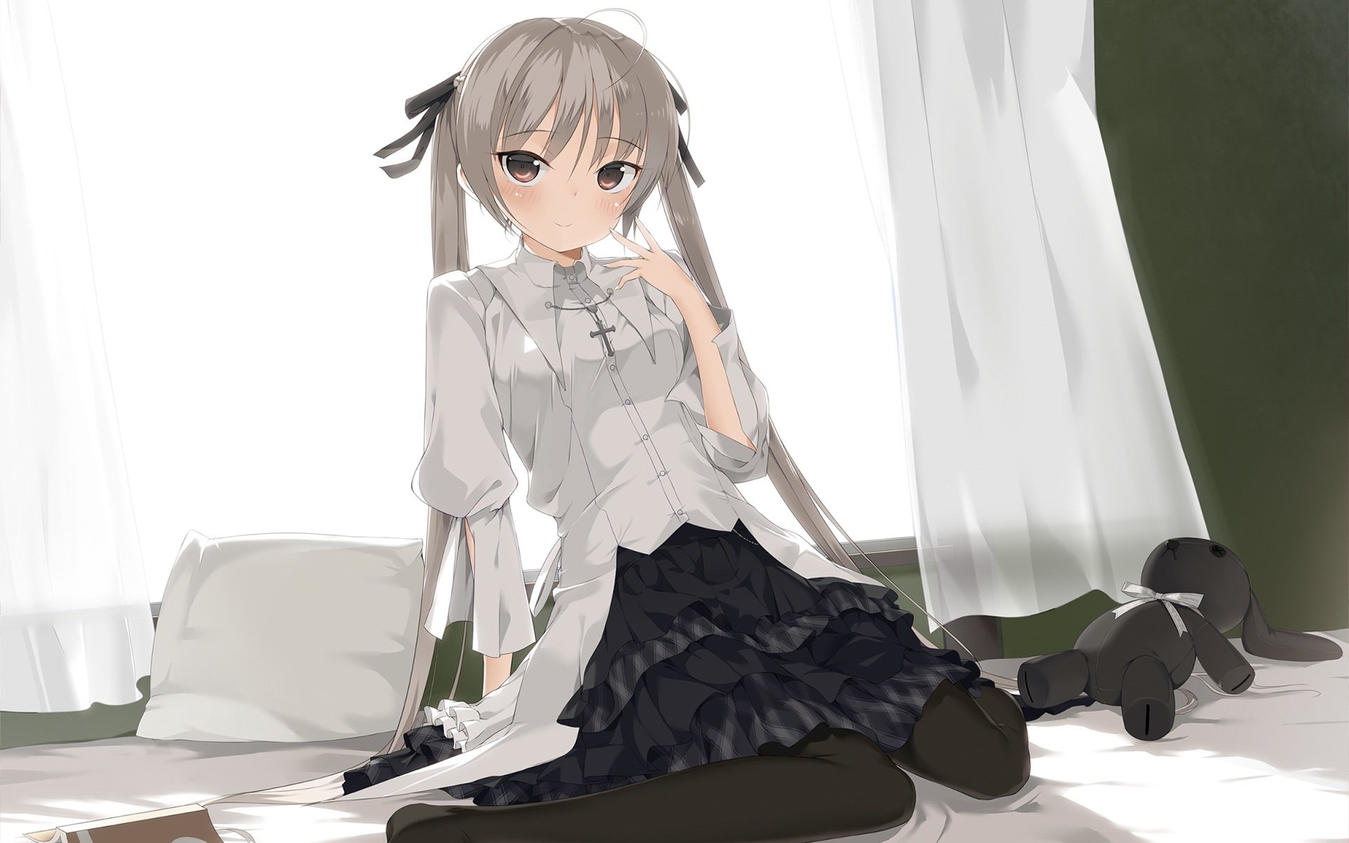 art nauribon yosuga no sora kasugano sora dziewczyna siedzi pokój łóżko zabawka zasłony okno