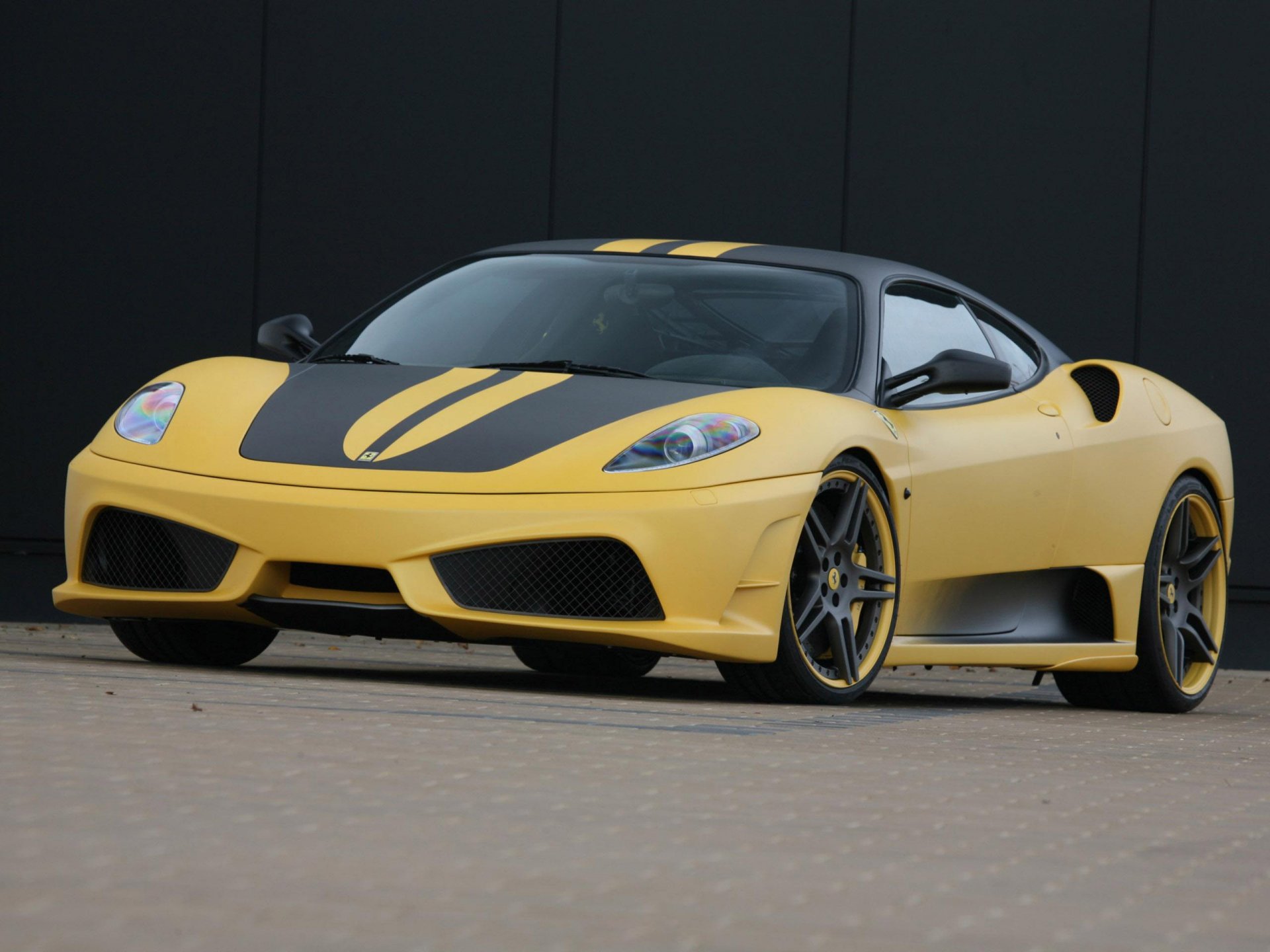 ferrari f430 scuderia 747 edizione giallo strada auto