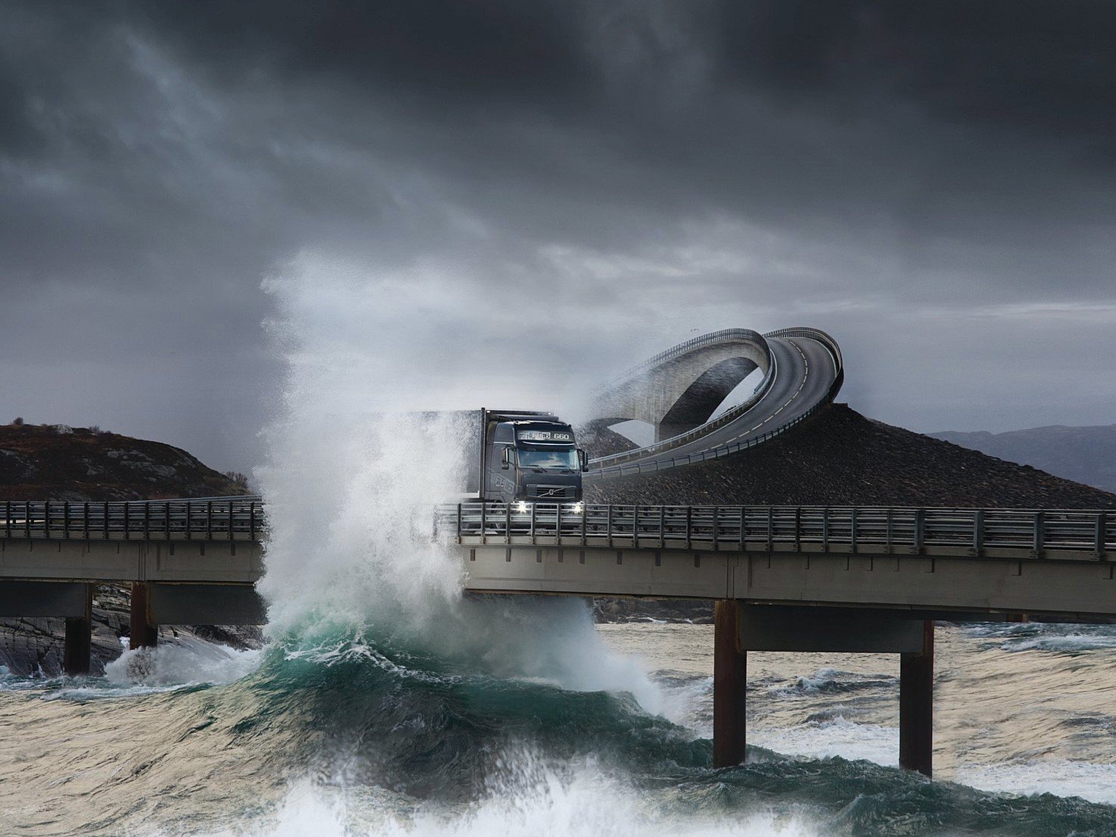 truck wave pier