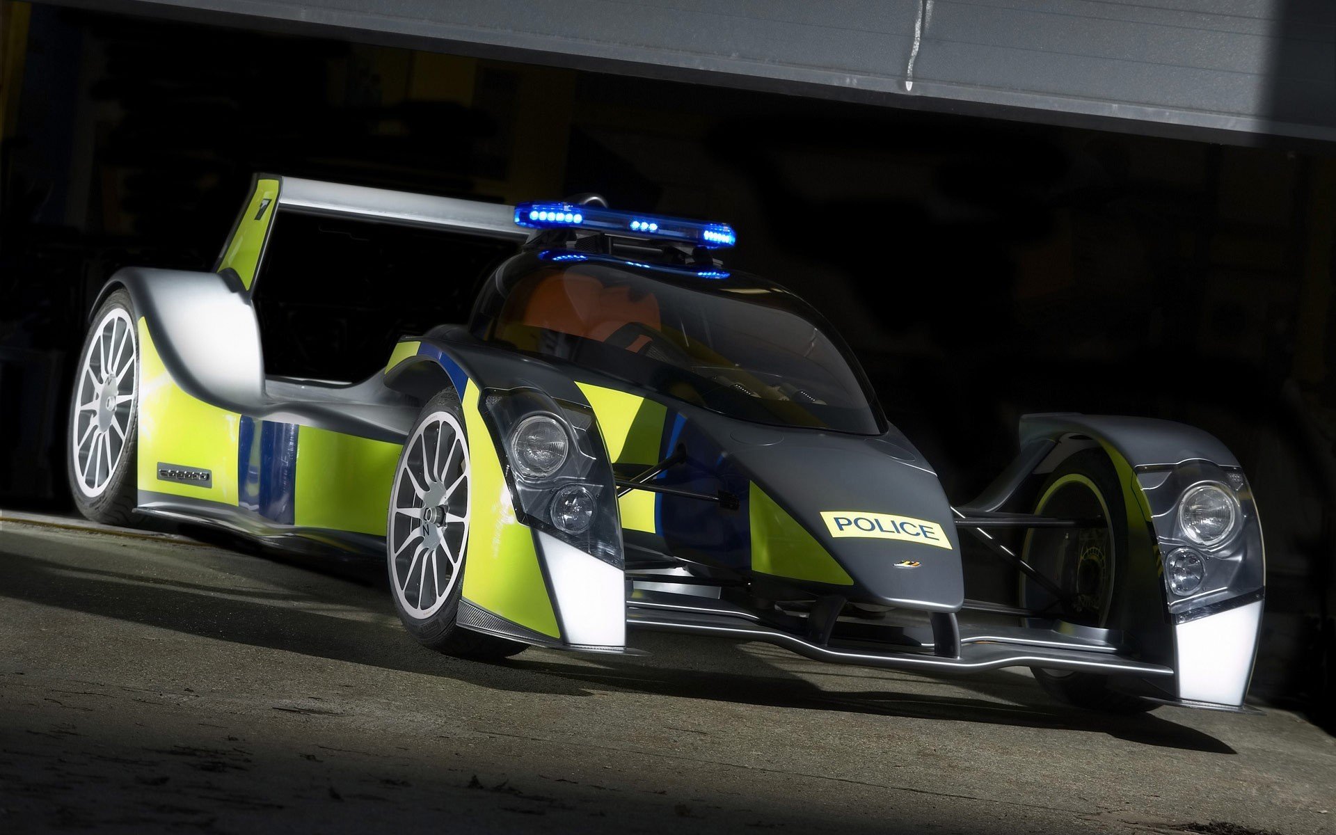 caparo t1 polizei bolide