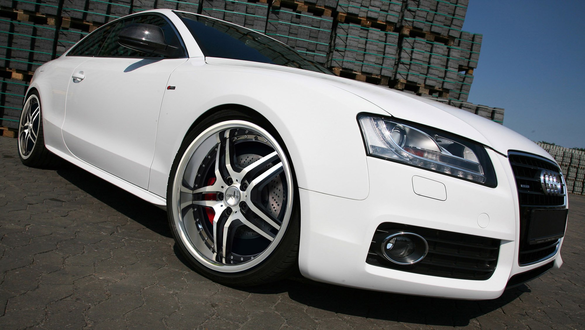 audi a5 bianco ruota