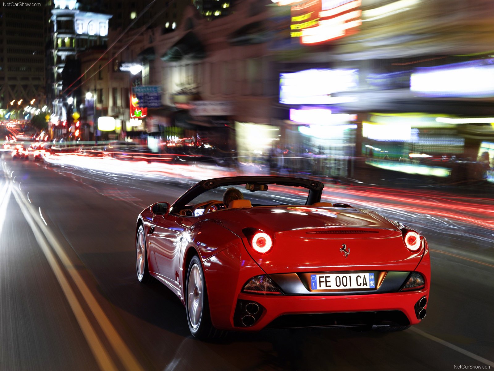 ferrari california velocità strada