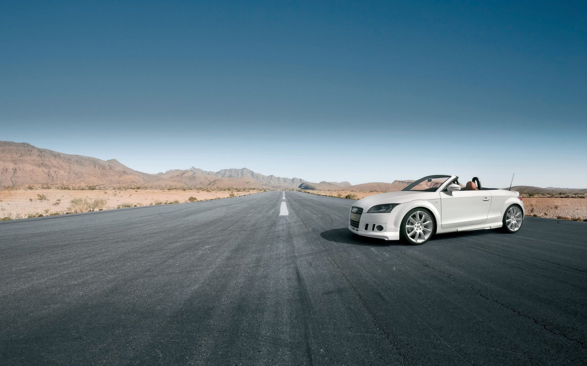 audi tt route blanc cabriolet