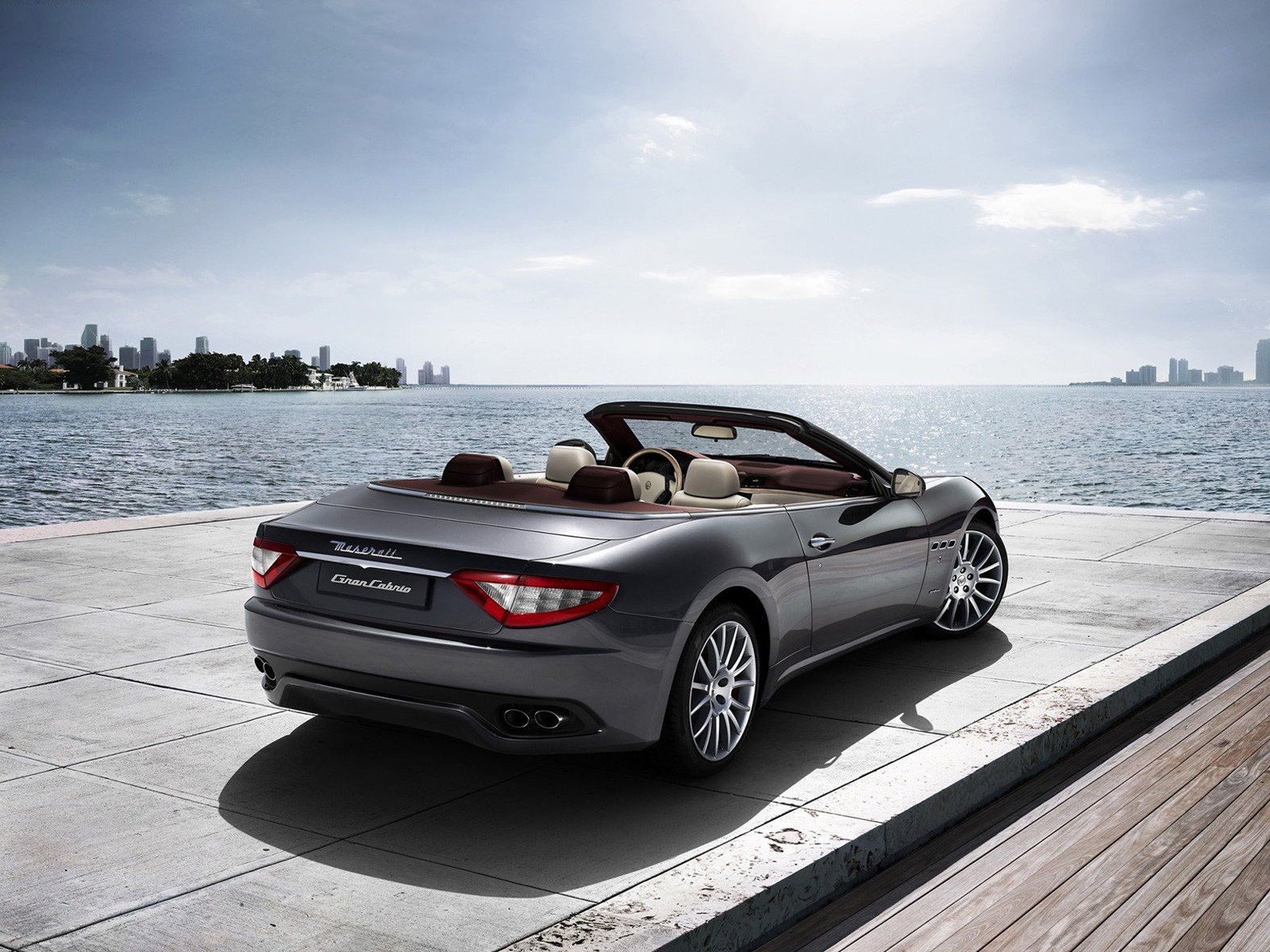 maserati grandcabrio auto