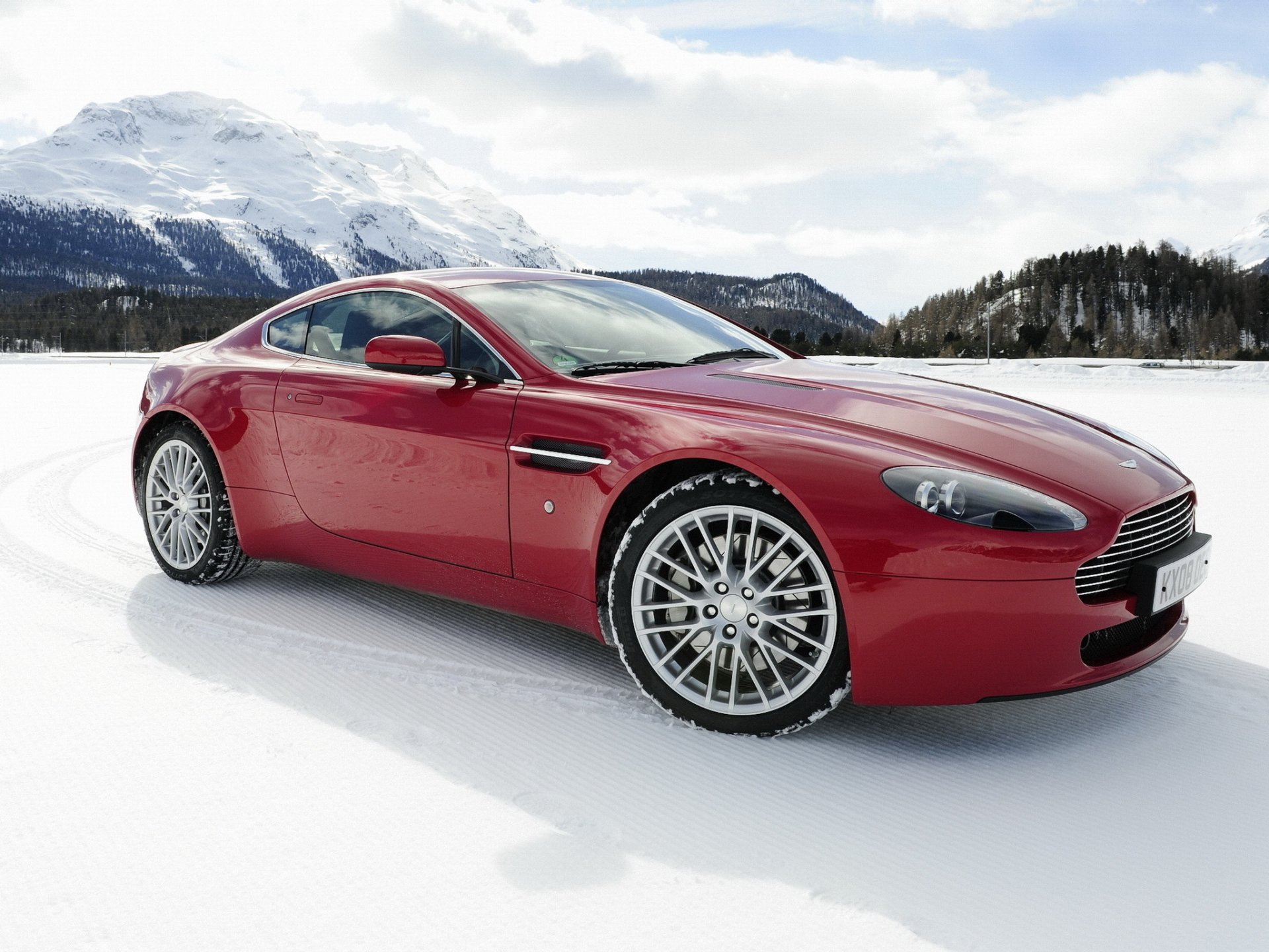 aston martin winter schnee