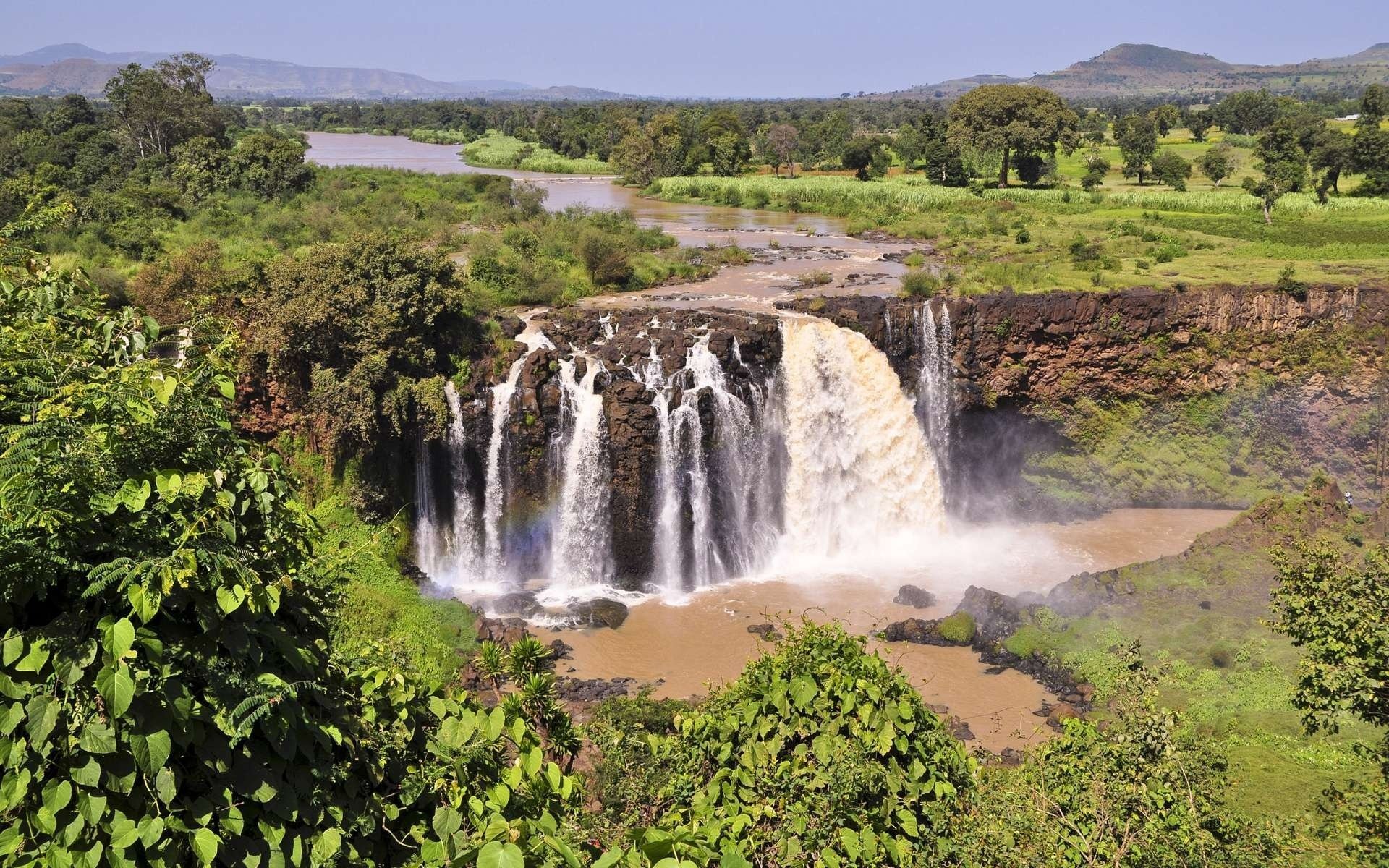 river neil waterfall