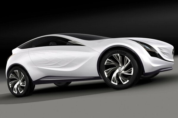 Kazamai mazda Concept Car mit Alufelgen