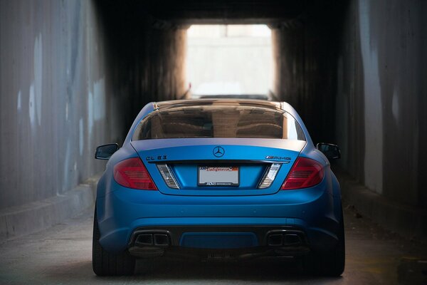 Mercedes-benz in the tunnel