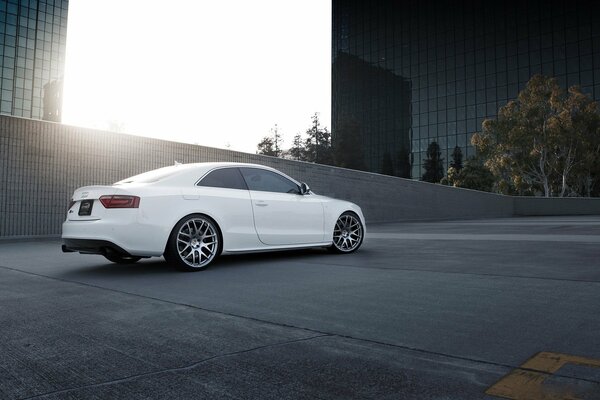 Nuova Audi a 5 Colore Bianco