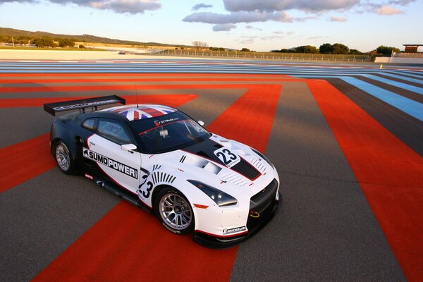 Coche de carreras listo para comenzar