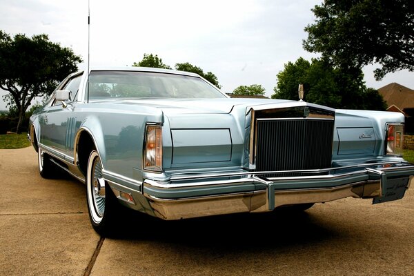 Vintage Lincoln Continental segno