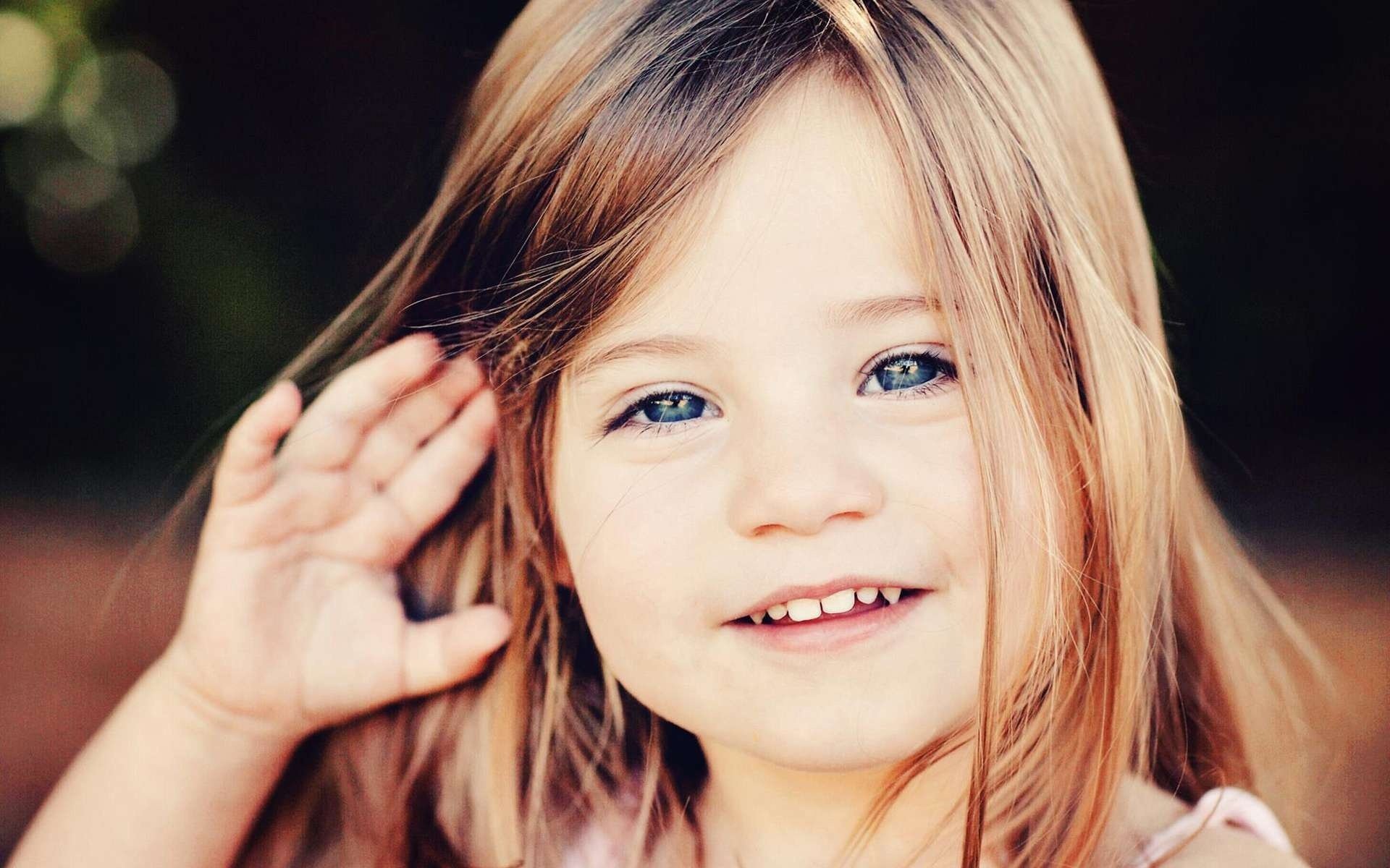 niña bebé sonrisa