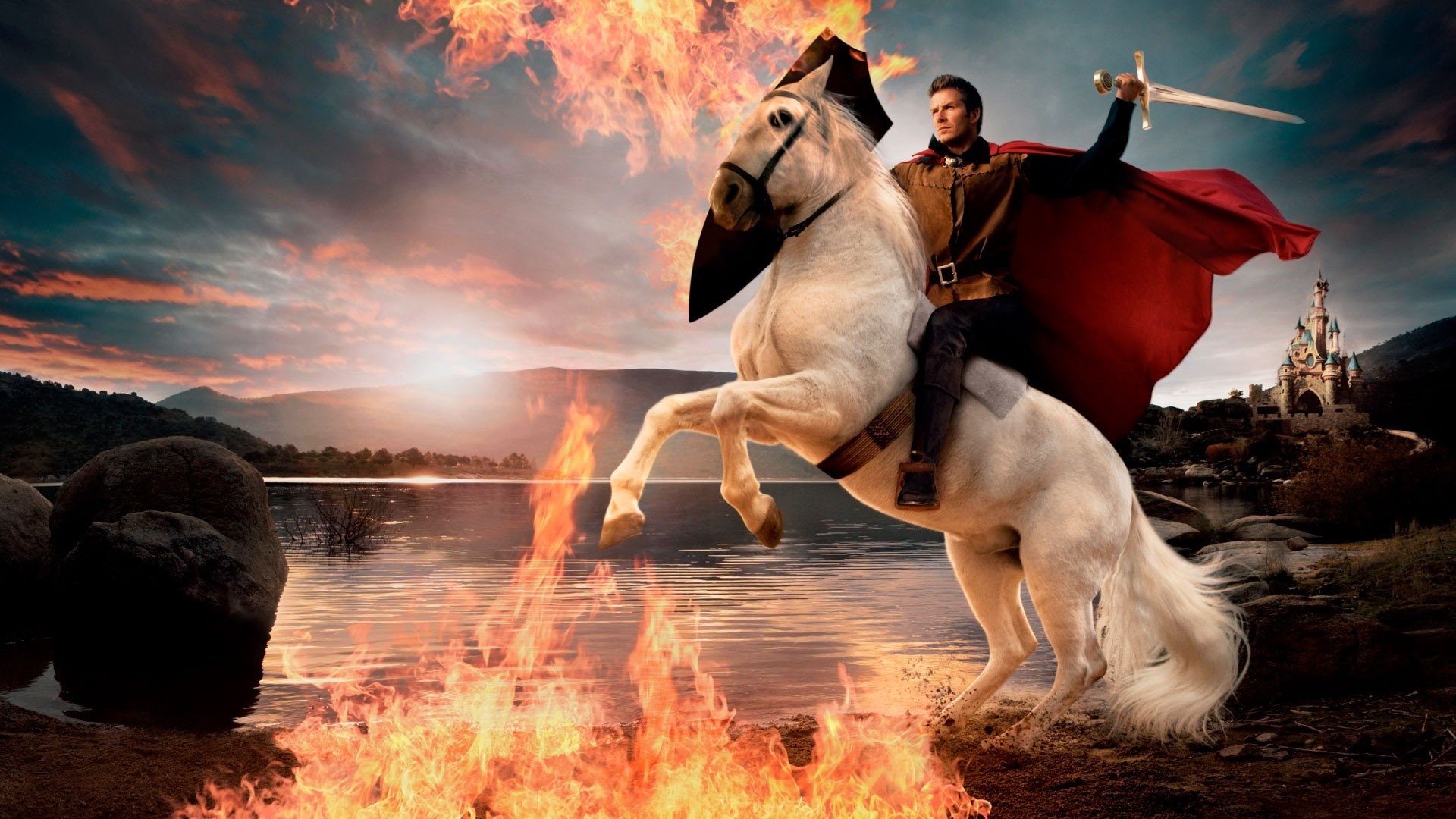 Рыцарь на коне. Рыцарь на белом коне. Принц на белом коне. Едет по стране на серебряном коне
