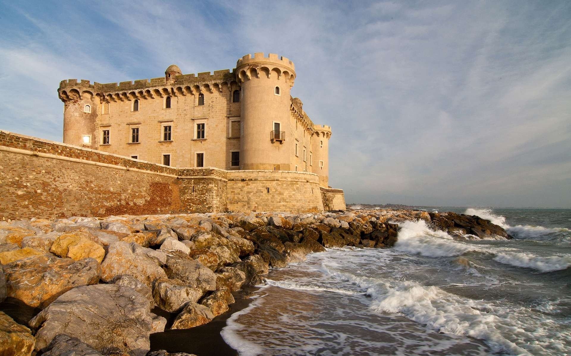 fortaleza mar olas