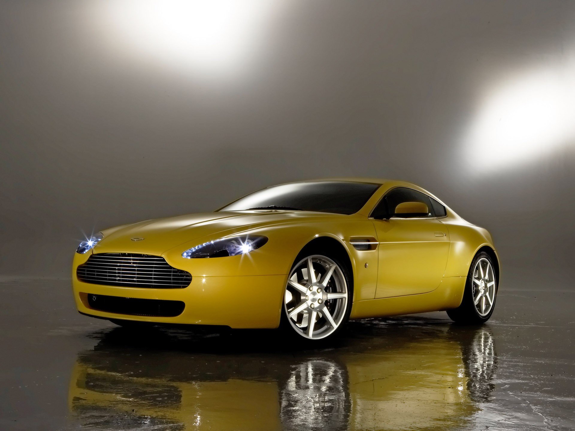 aston martin v8 vantage auto riflessione